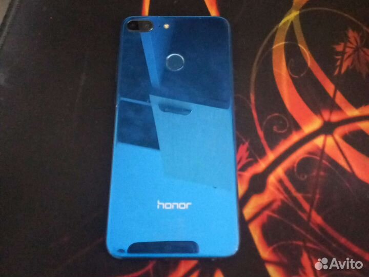 Телефон Honor 9