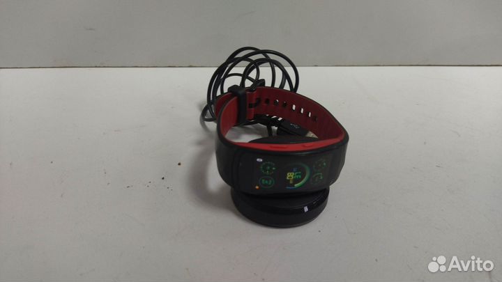 Фитнес-браслеты Samsung Gear Fit2 Pro