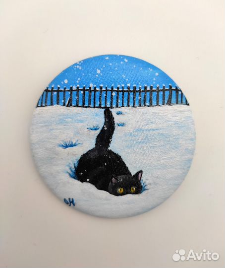 Значок на сумку картина акрилом Котик в снегу