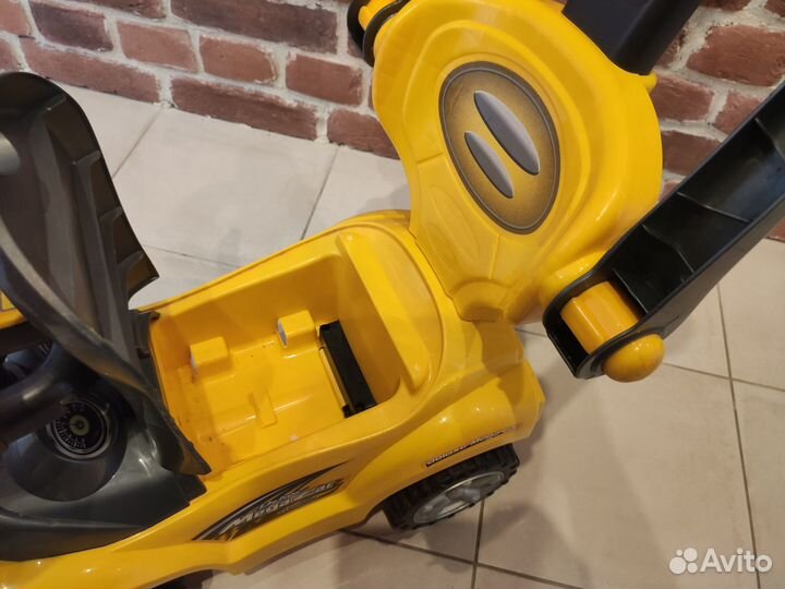 Детская машинка каталка (толокар) с ручкой