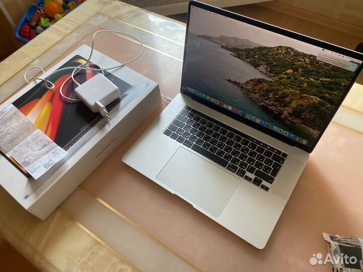Продам ноутбук Apple MacBook Pro 16'