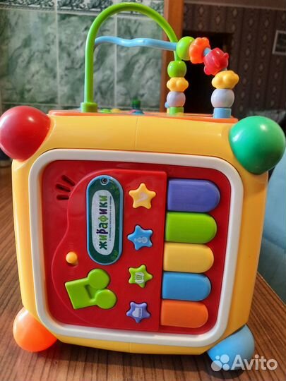 Развивающая игрушка бизикуб