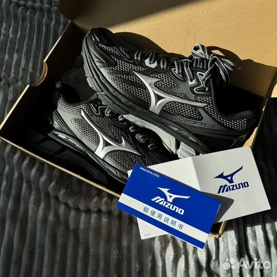 Кроссовки Mizuno