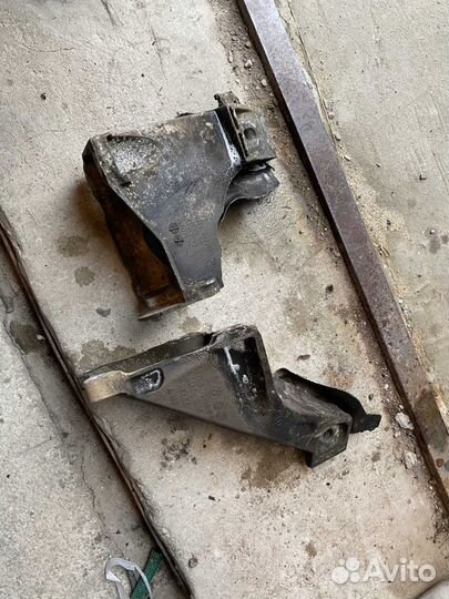 Кронштейн крепления двигателя BMW X5 E70; X6 E71;