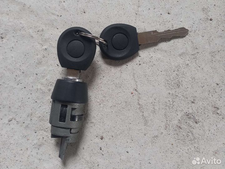 Личинка замка зажигания volkswagen passat b3