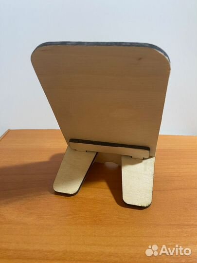 Подставка для телефона деревянная