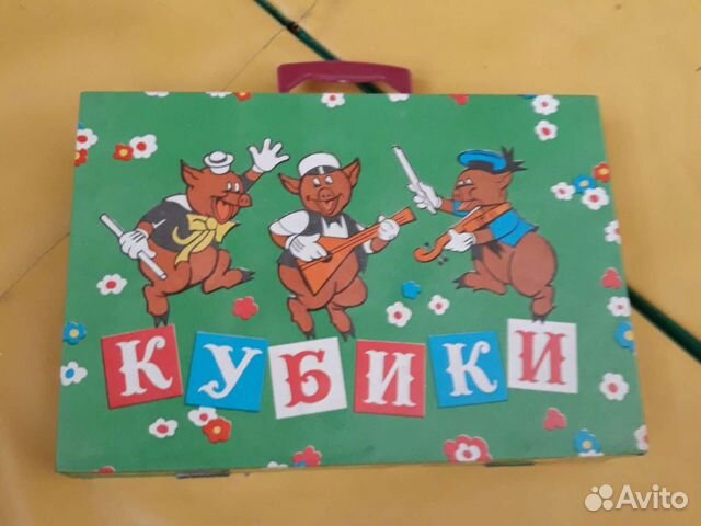 Ретро. Деревянные кубики в деревянном чемодане