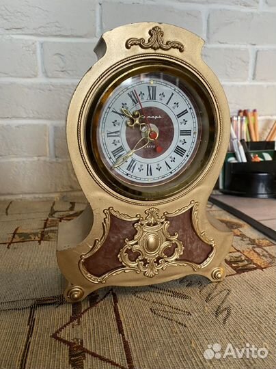 Настольные часы Янтарь