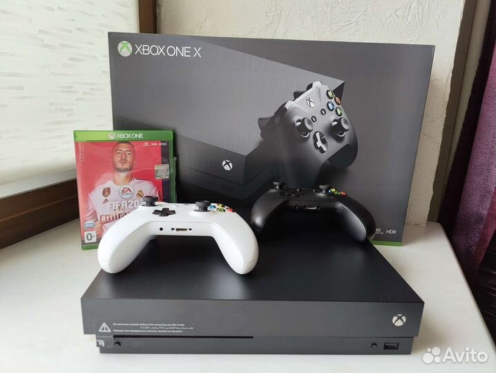 Приставка xbox ONE X 1tb в идеале