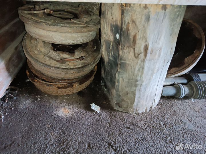 Тормозные барабаны в сборе