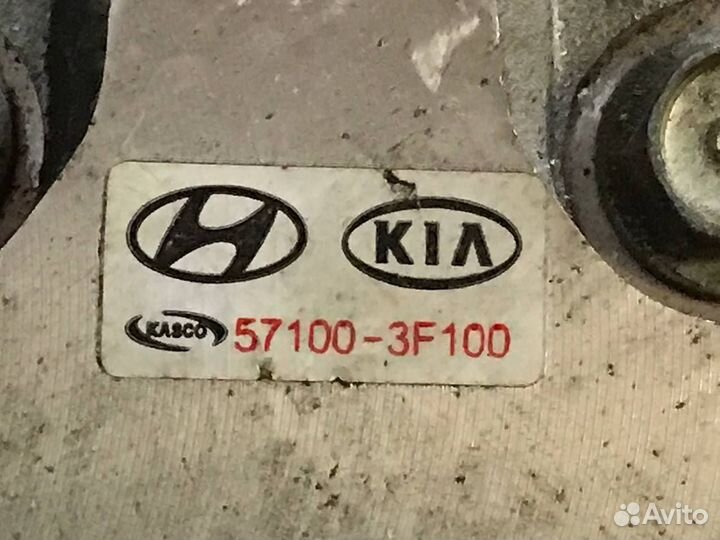 Насос гура Hyundai Tucson JM G6BA 2004