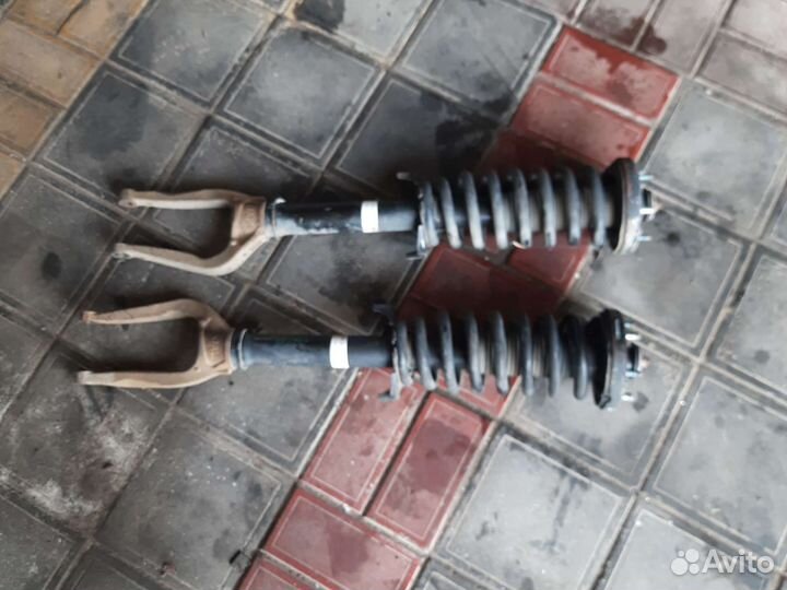 Стойки передние Honda Legend