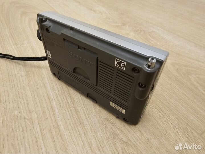 Радиоприемник б/у Sony ICF-SW11