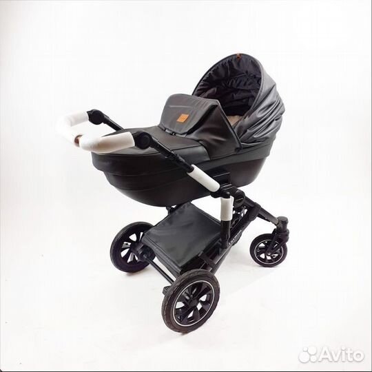 Коляска для новорождённых Luxmom
