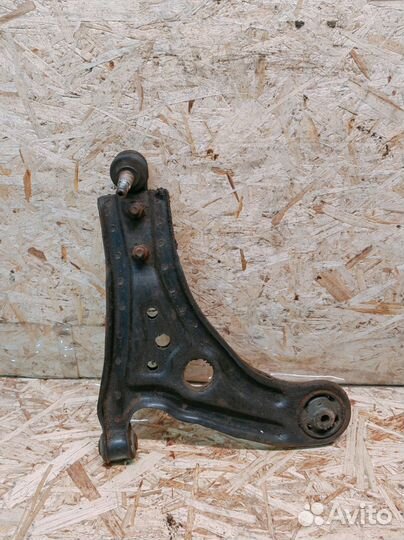 Рычаг передний правый Chevrolet Aveo