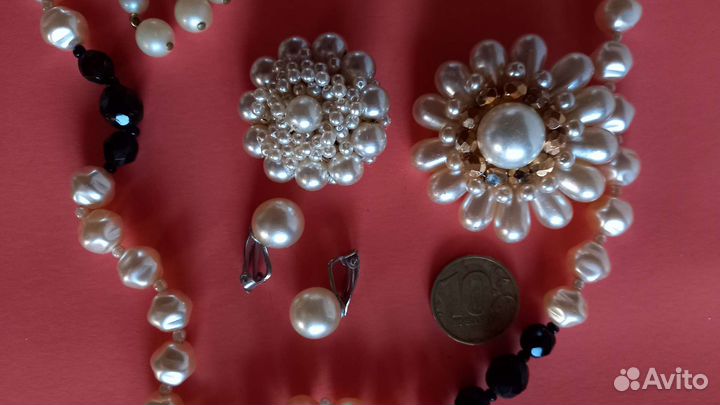 Коллекция винтажные броши и бусы