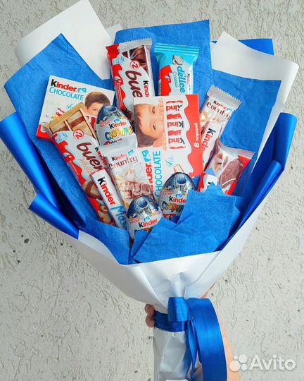 Букет из киндер шоколада, букет из чупа-чупсов