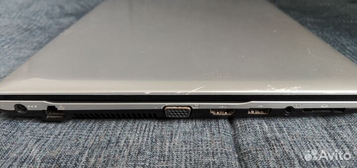 Ноутбук Samsung NP300E5E