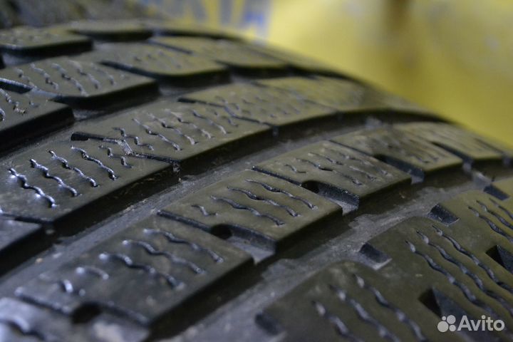 Kumho I'Zen KW27 255/45 R18