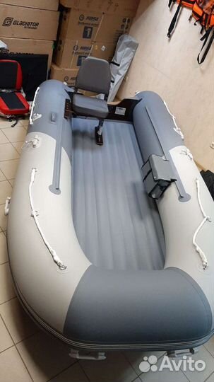 Лодка Gladiator E380 нднд