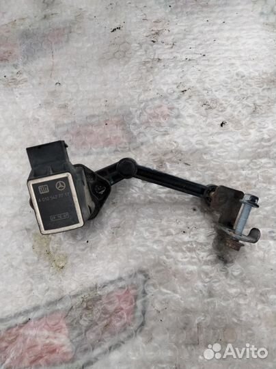 Датчик положения кузова передний Мерседес W251