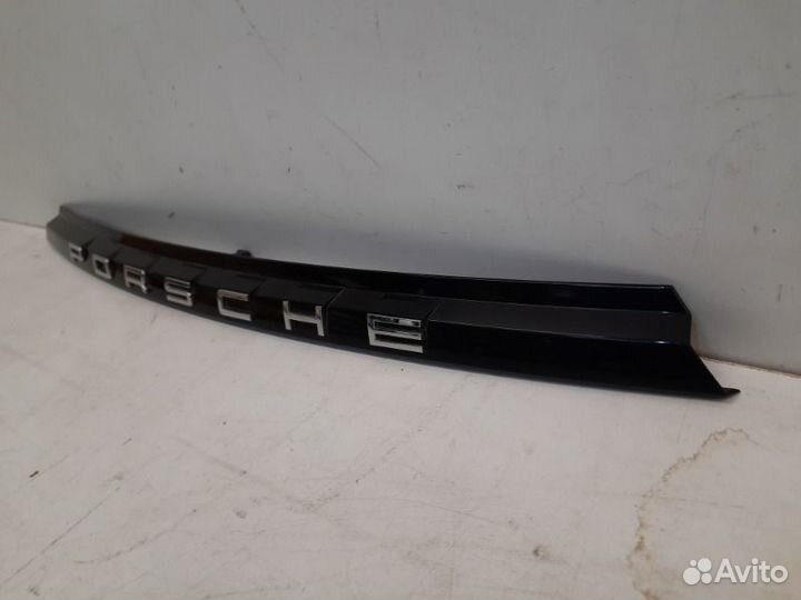 Накладка крышки багажника Porsche Panamera 971
