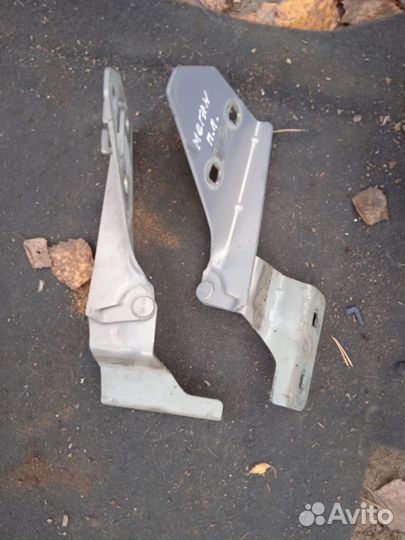 Петля капота Renault Megan 2