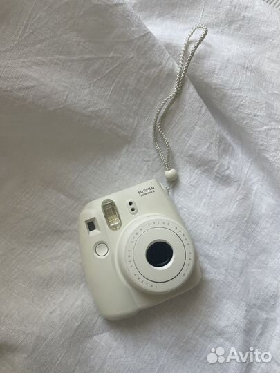 Fujifilm instax mini 8 (молочного цвета )