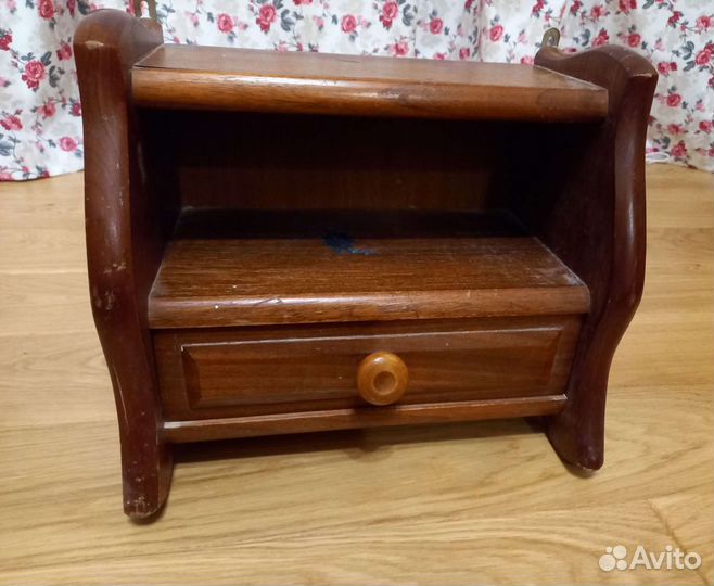 Полка (с креплениями к стене)