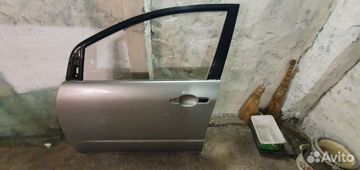 Дверь передняя левая Subaru Tribeca B9