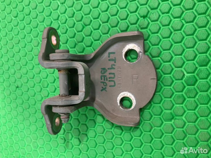 Петля двери верхняя передняя правая Honda Pilot