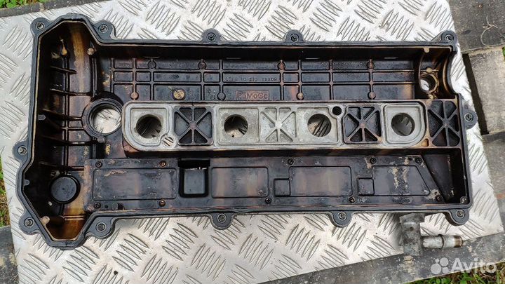 Mazda CX-7 06-12 г. 2.3t клапанная крышка