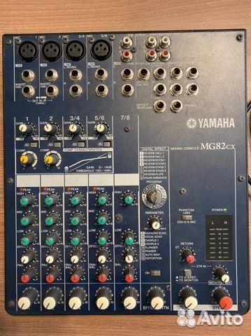 Микшерный пульт Behringer Xenyx 1204 FX