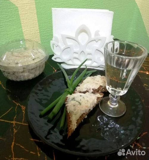 Чесночная намазочка на основе домашнего сальца