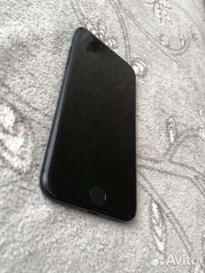 Телефон iPhone 7
