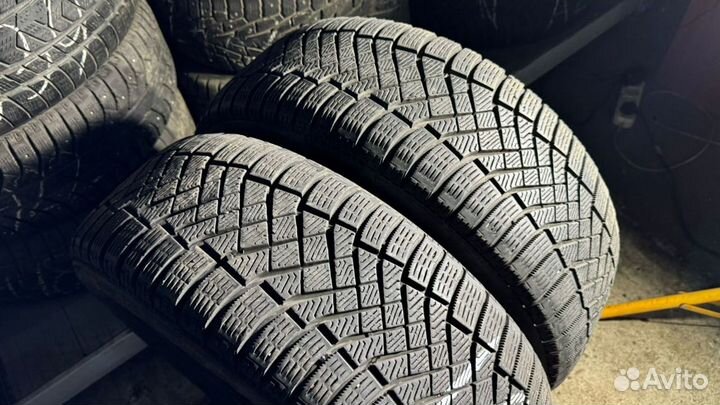 Pirelli Ice Zero FR 225/55 R17 101H