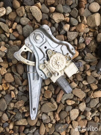 Toyota Avensis 2007 Стеклоподъемник задний левый