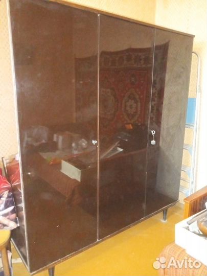 Шкаф распашной с зеркалом бу