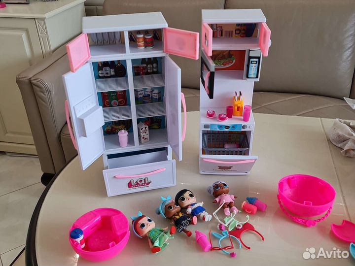 LOL набор кухня+ 4 куколки с аксессуарами