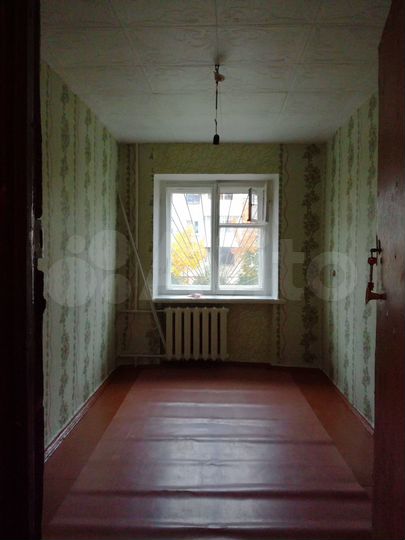 Комната 9,3 м² в 5-к., 1/4 эт.