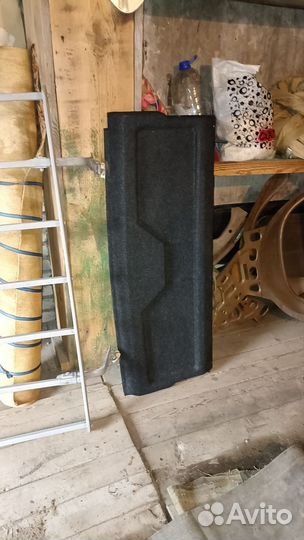 Выдвижная шторка багажного отсека