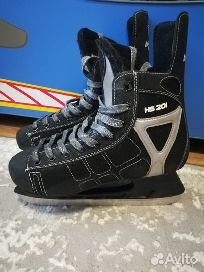 Коньки хоккейные