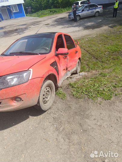 LADA Granta 1.6 МТ, 2013, битый, 263 000 км