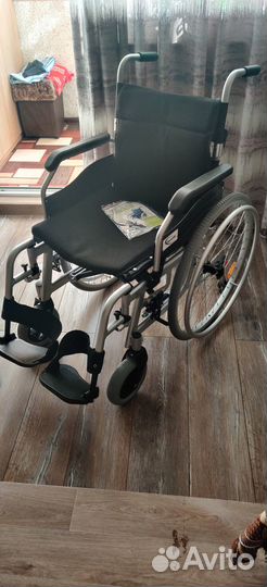 Кресло коляска для инвалидов