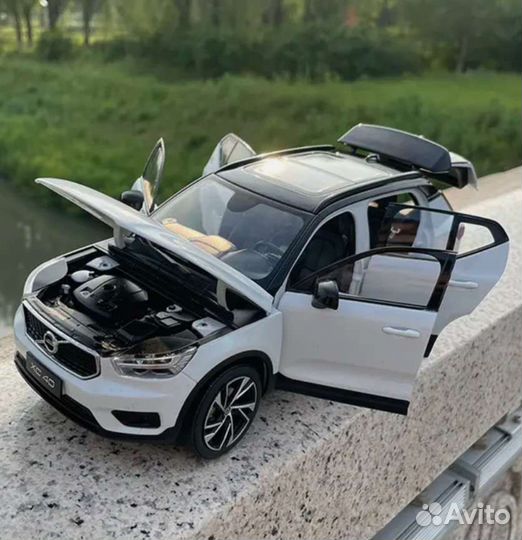 Новая модель Volvo xc40. 2022г. 1/18