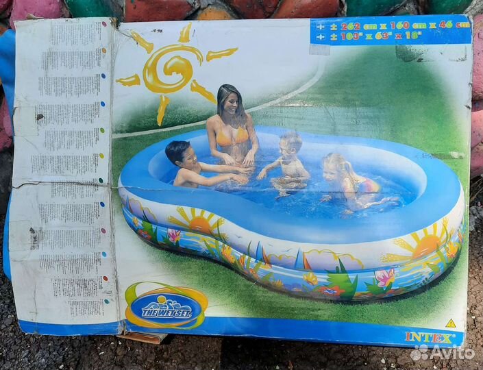 Надувной бассейн