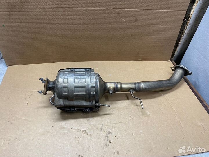 Задний правый катализатор LC 200