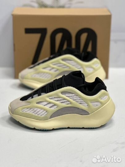 Adidas yeezy 700