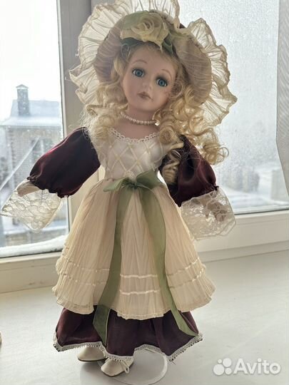 Кукла фарфоровая коллекционная