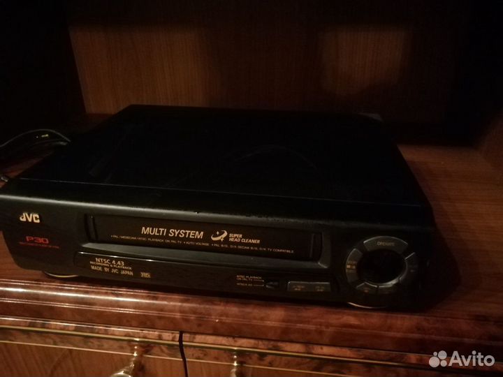 Видеомагнитофон JVC